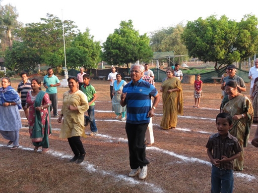 laughter club13dec22 3